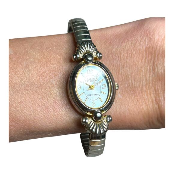 Vintage Sarah Coventry Supreme Two Tone Gold Silver MOP Expansion Band Watch - Picture 1 of 5
